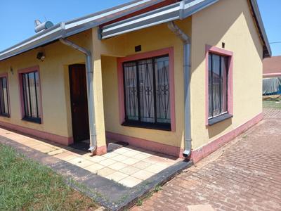 House For Sale in Vosloorus Ext 5, Vosloorus