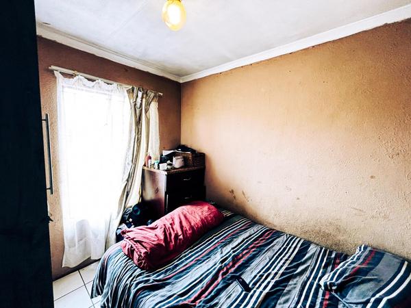 House For Sale in Vosloorus Ext 6, Vosloorus